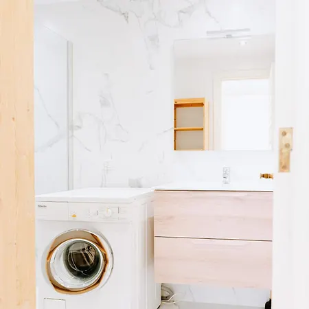 1bdr Sunny Terrace *