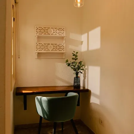 1bdr Sunny Terrace 圣米格尔德阿沃纳