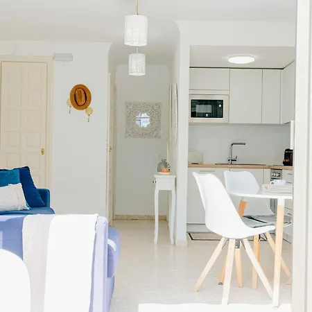 1bdr Sunny Terrace 圣米格尔德阿沃纳